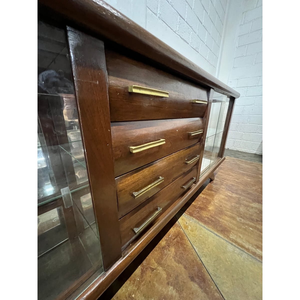 Comedor Vintage Palo Rosa para 6 Personas con Vitrina y Gabinete — foto 9