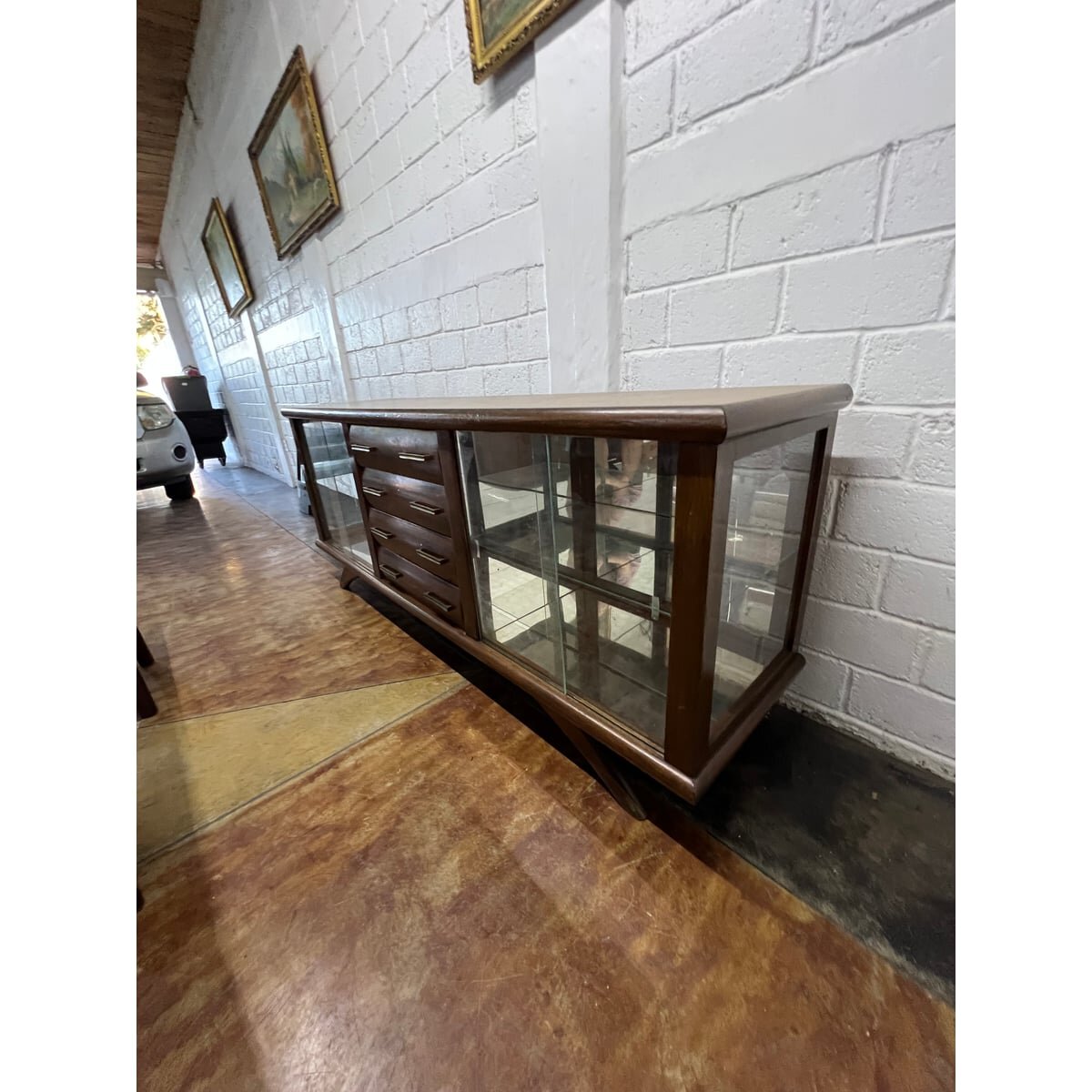 Comedor Vintage Palo Rosa para 6 Personas con Vitrina y Gabinete — foto 4