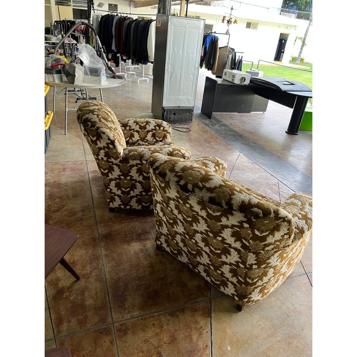 Par de Sillones Vintage de Madera de Cedro Tapizados — foto 2