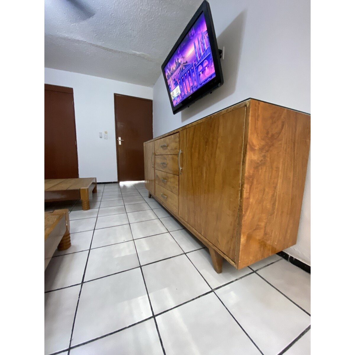 Recámara de Camas Gemelas de Madera con Buró y Cómoda — foto 8